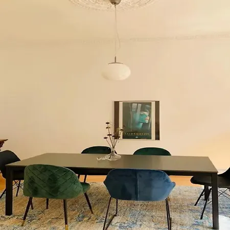 Дом отдыха Inviting With Balcony Or Terrace *
