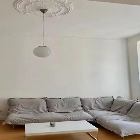 Дом отдыха Inviting With Balcony Or Terrace *