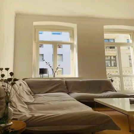 Дом отдыха Inviting With Balcony Or Terrace
